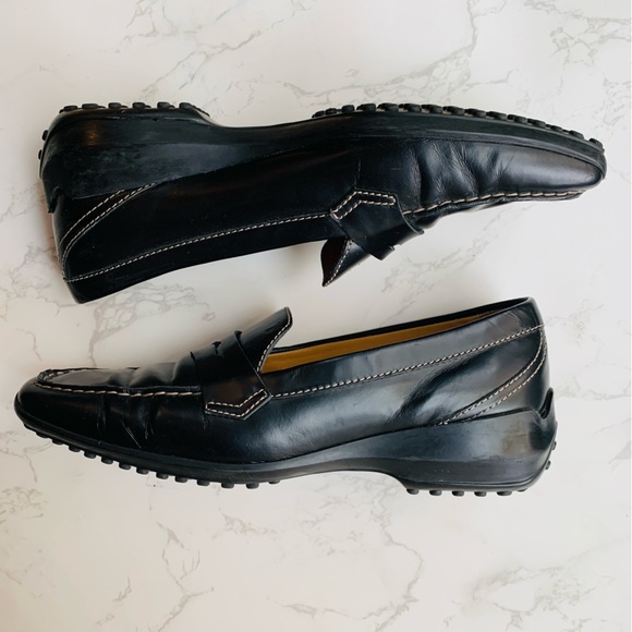 Tod’s Womens Black Leather Rubber Sole Loafers | Size 9.5 - Picture 8 of 11